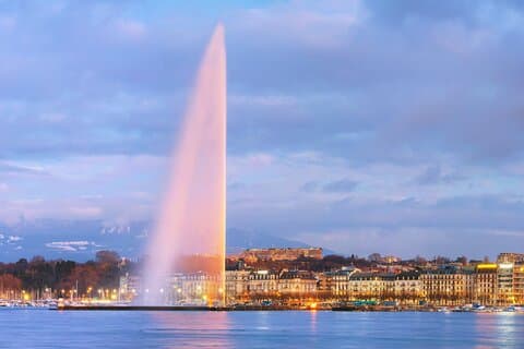 Private transfer from Zurich to Geneva, 3h Stop in Lausanne