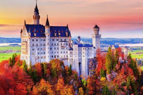 Private Transfer from Zurich to Salzburg with 2h Stop at Neuschwanstein castle