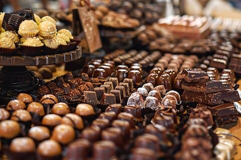 Lucerne: Chocolate Tasting and Walking Tour with a Local