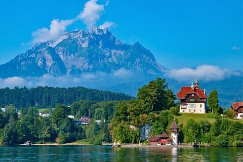 Golden Round Trip to Mount Pilatus on a Guided Tour