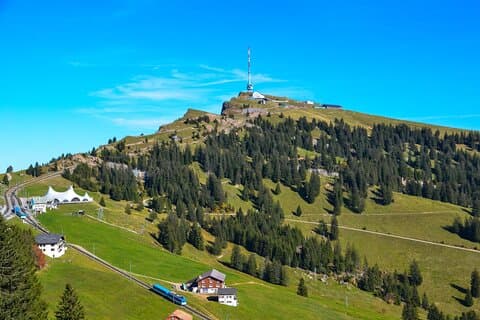 3 Mountains in 1 Day by Train: Cable Car, Funicular & Lake Cruise