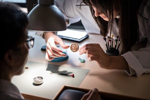 Geneva Private City Tour with Swiss Watch&Knife Making Experience