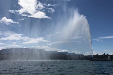 Sightseeing Cruise on Lake Geneva with Wine and Aperitif
