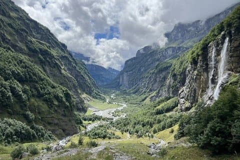 Hiking Transfer Geneva to Cirque du Fer à Cheval French Alps