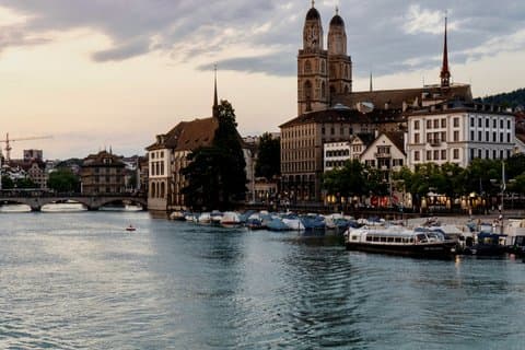 Zurich: 1-Hour Lake Zurich Cruise with Hotel Transfer