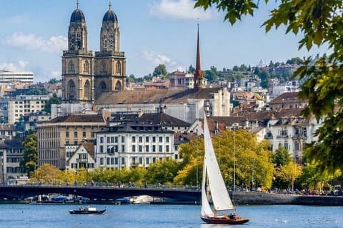Zurich Adventure : Walking tour, Lake Cruise and Cable Car