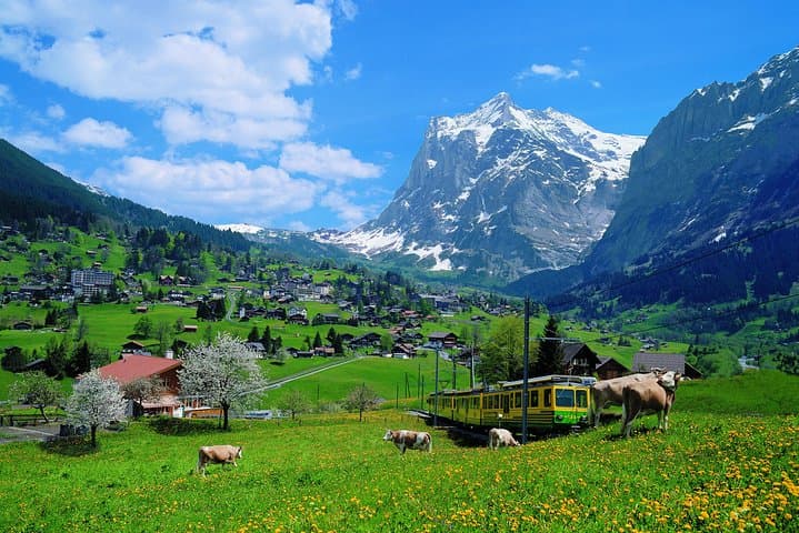 2-Day Jungfraujoch Top of Europe Tour from Zurich
