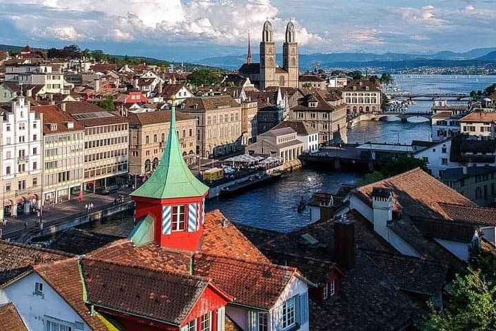 Afternoon Zurich Tour with Artisanal Chocolate and Rhine Falls