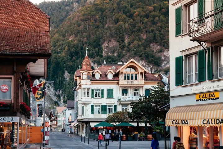 Interlaken 3-hours Private Walking Tour & Mt. Harder Excursion
