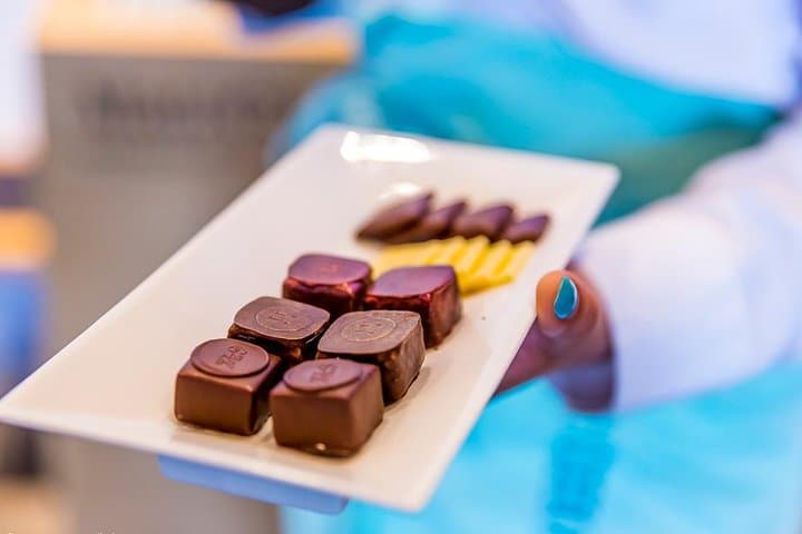Chocolate Tasting with Lake Trip and City Tour: The Ultimate Lucerne Experience
