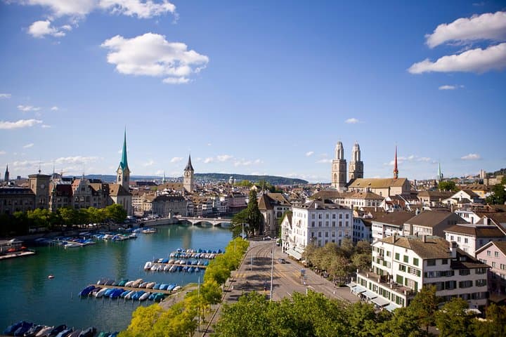 Culinary Tour from Zurich with Traditional Swiss Cheese Fondue Dinner