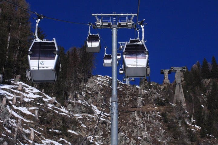 Private Trip from Geneva to Swiss Riviera Montreux & Chamonix