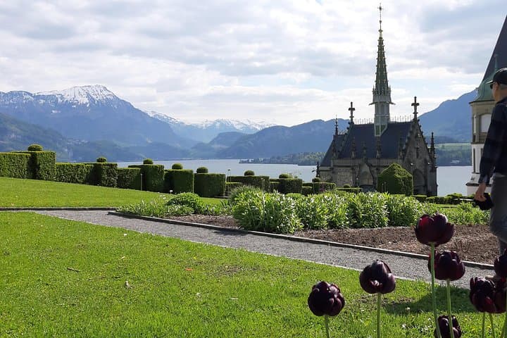 Lucerne Lakeside and Villas Private Walking Tour