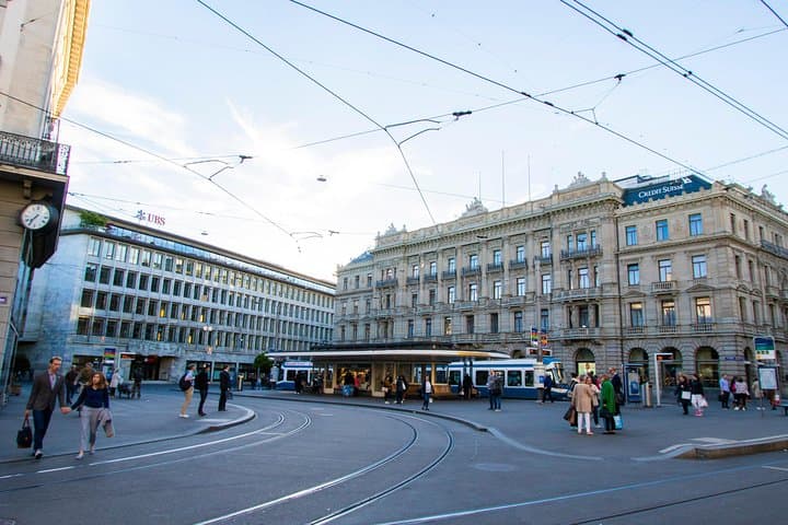 Discover the Zurich Banking Scene with a Local