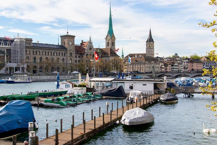 Discover the Zurich Banking Scene with a Local