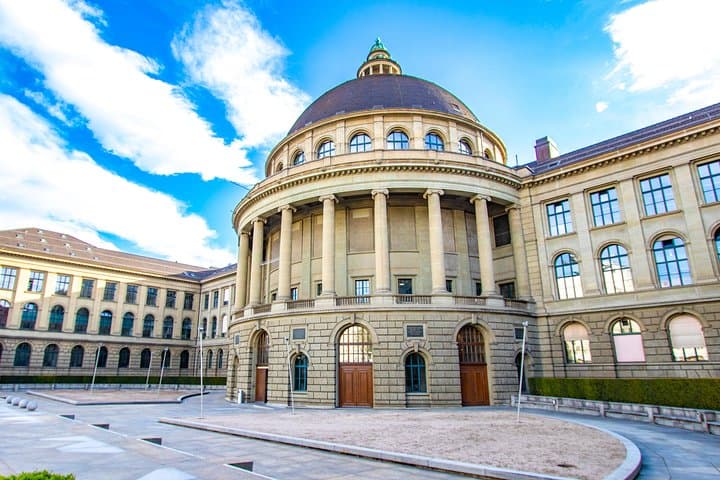 Architectural Zurich: Private Tour with a Local Expert