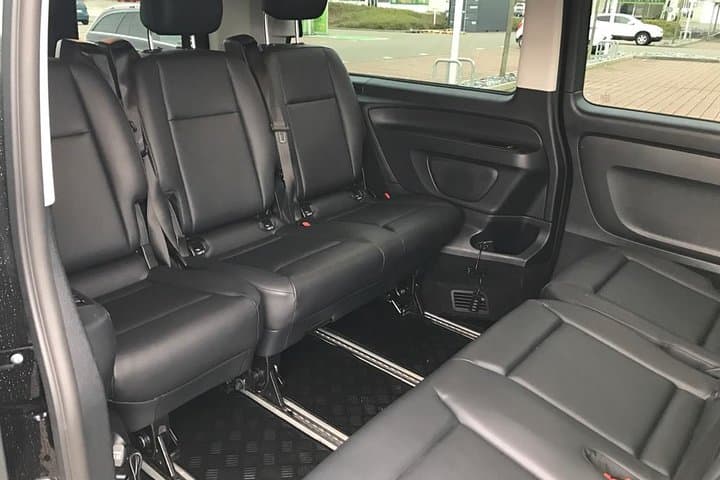 Premium Transfer from Zürich Airport to Zurich city or Zürich city to Airport