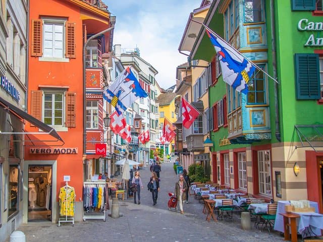 Explore Zurich in 60 minutes with a Local
