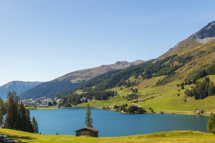 Davos Highlights: Culture, Shopping Streets & Alpine Beauty