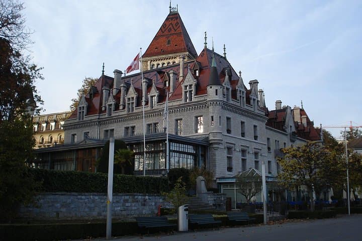 Timeless Lausanne: Castle, Cathedral & Historic Old Town