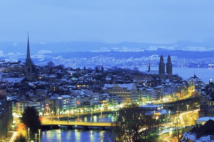 Premium Transfer from Zürich Airport to Zurich city or Zürich city to Airport
