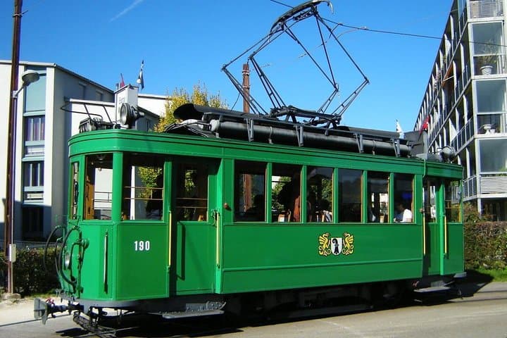 Tour on the vintage tram
