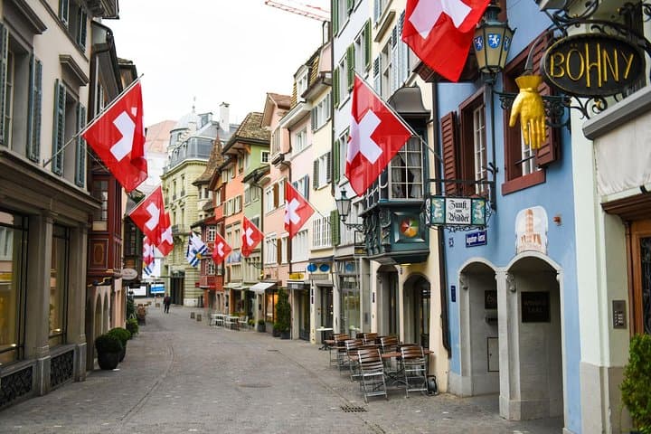 Zurich Sightseeing Private Walking Tour