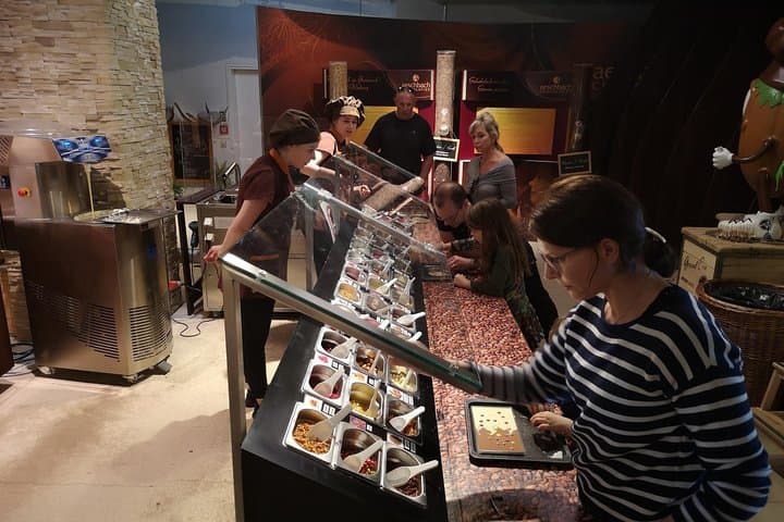 Chocolate, Cheese and Wine Tour in Luzern region