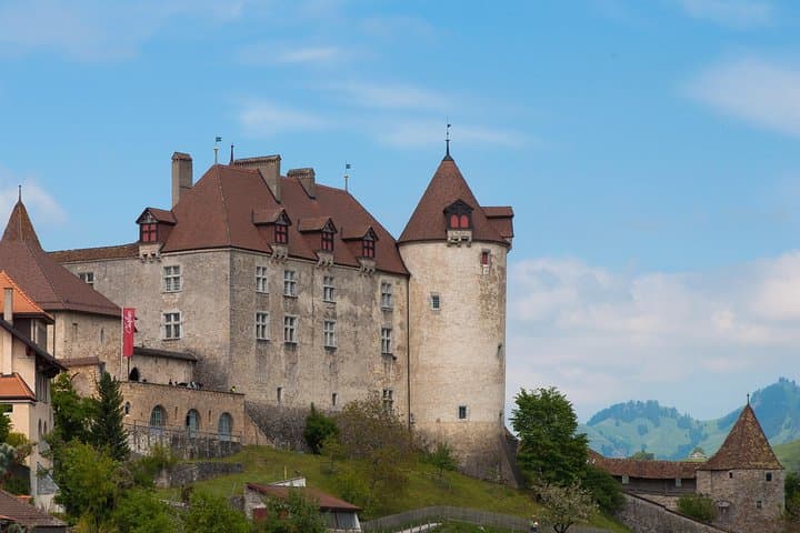 Private Tour to Gruyères, Chocolate & Cheese Factory from Geneva