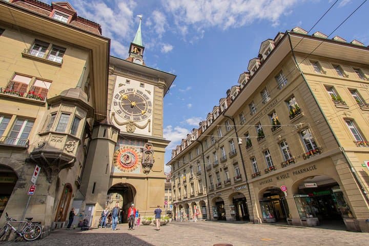 Historic Bern: Exclusive Private Tour with a Local