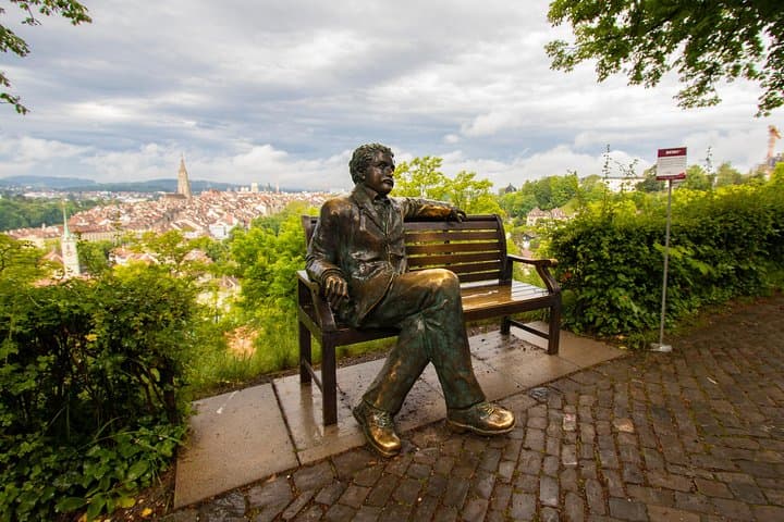 Historic Bern: Exclusive Private Tour with a Local