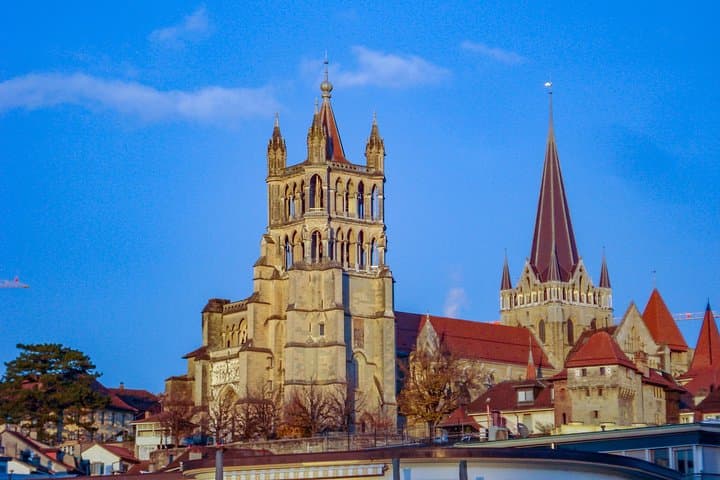 Historic Lausanne: Exclusive Private Tour with a Local