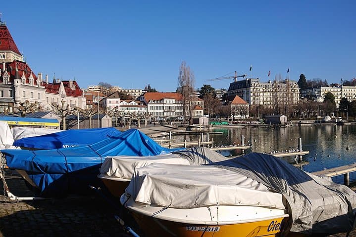 Historic Lausanne: Exclusive Private Tour with a Local