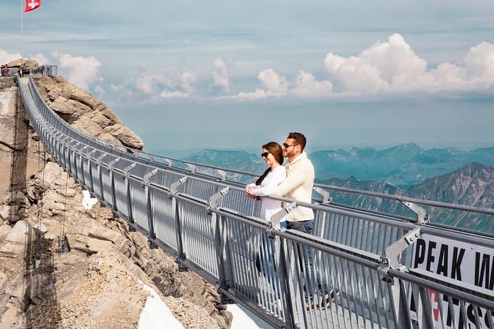 Private Day trip to Glacier 3000 and Montreux with Driver Guide