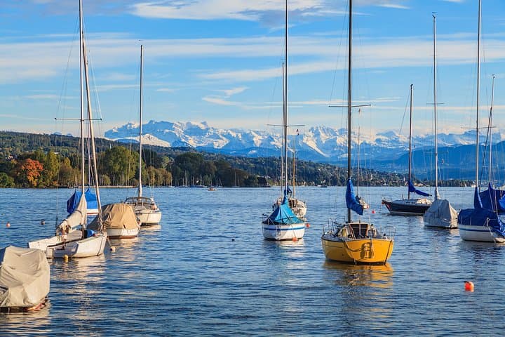 Walking tour of Zurich - your first overview of the city (Private Tour)