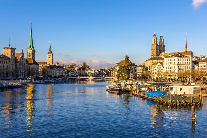 Walking tour of Zurich - your first overview of the city (Private Tour)