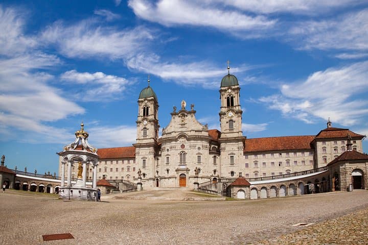 Zurich, Einsiedeln and Rapperswil by private vehicle and boat (Private Tour)!
