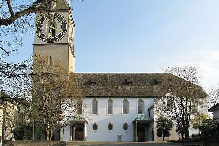 Historical Zürich: A Self-Guided Audio Tour Through the city of 1,000 Fountains