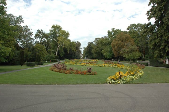 From Brunswick Monument to the Botanical Garden: A Self-Guided Audio Tour
