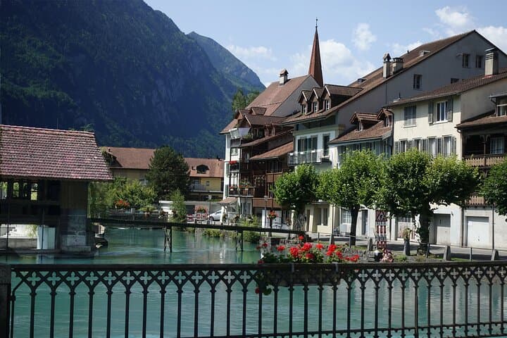 Daytrip to Swiss Villages: Interlaken Grindelwald & Lauterbrunnen