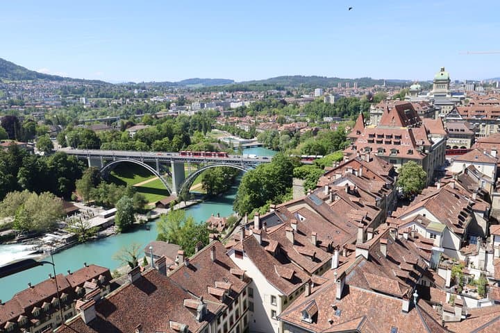 Private Tour of Bern - Sightseeing, Food & Culture with a local