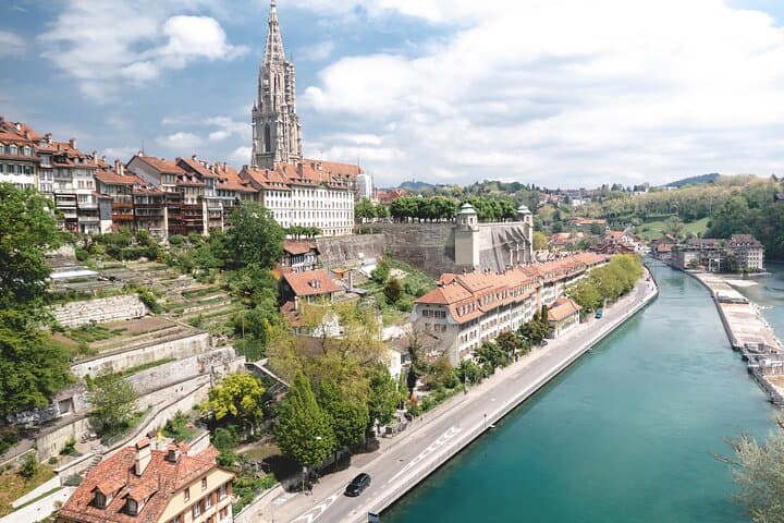 Private Tour of Bern - Sightseeing, Food & Culture with a local
