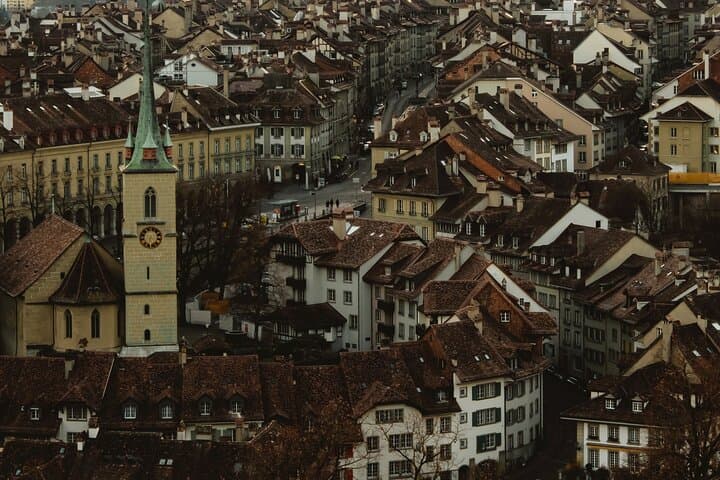 Layover in Bern a Private Tour with a local: Best Highlights of Bern