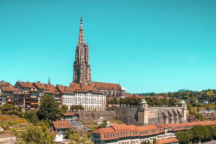Layover in Bern a Private Tour with a local: Best Highlights of Bern