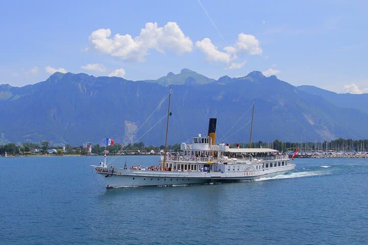 Round trip cruise from Montreux to Chillon