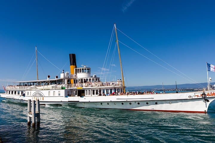 Round trip cruise from Vevey to Chillon
