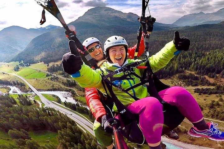 Paragliding Tandem Flights in Engadin