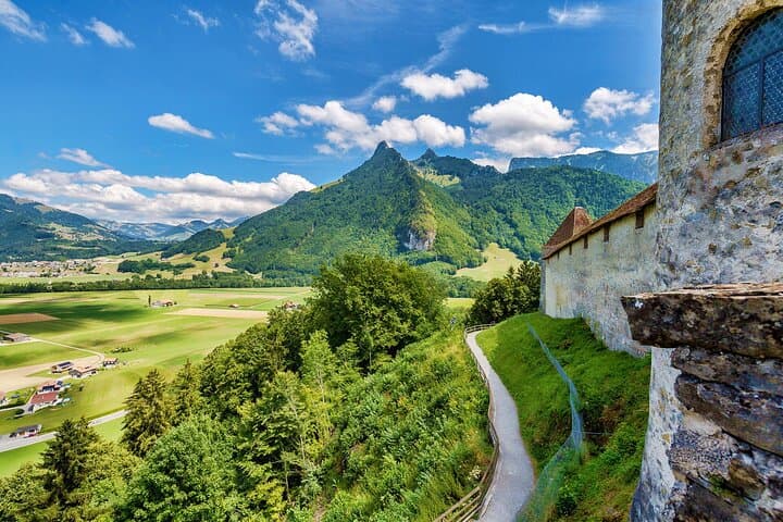 3-Day Pass from Zurich to Geneva with Interlaken and Chamonix