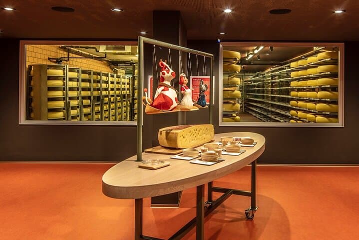 Discover the Emmentaler Show Dairy With Us!