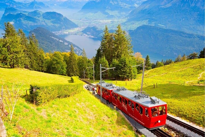 Guided Daytrip to Mount Pilatus and Lucerne from Zurich